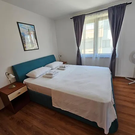 Sea View With Terrace Near The Split