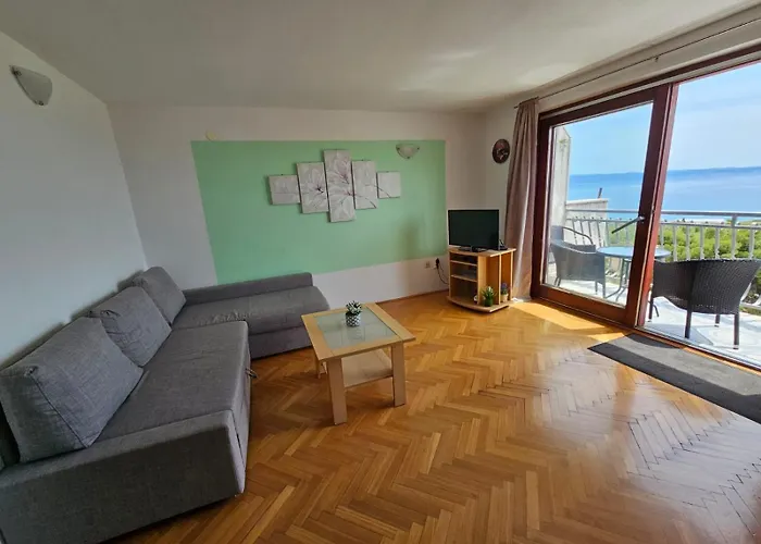 Sea View With Terrace Near The Apartman Split